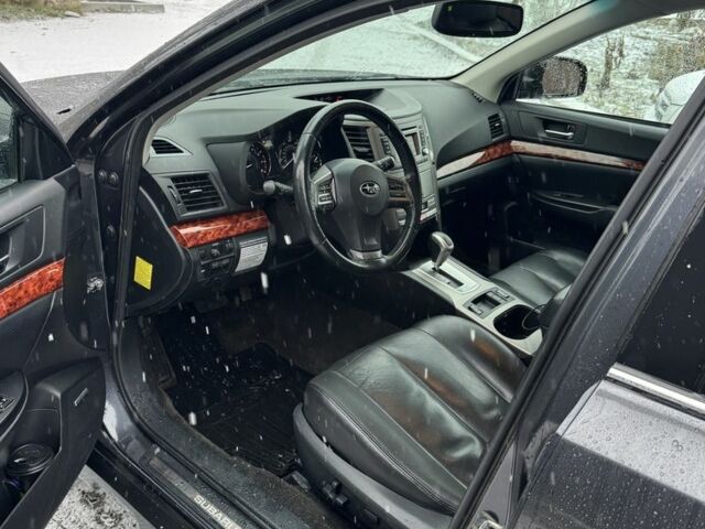 Серый Субару Аутбек, объемом двигателя 2.5 л и пробегом 300 тыс. км за 7900 $, фото 12 на Automoto.ua