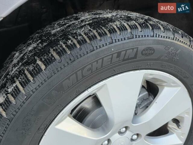 Серый Субару Аутбек, объемом двигателя 2.5 л и пробегом 219 тыс. км за 8333 $, фото 19 на Automoto.ua