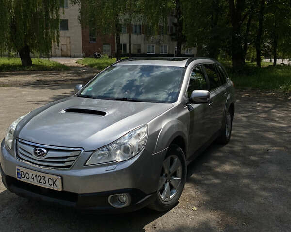 Сірий Субару Аутбек, об'ємом двигуна 2 л та пробігом 160 тис. км за 9500 $, фото 1 на Automoto.ua