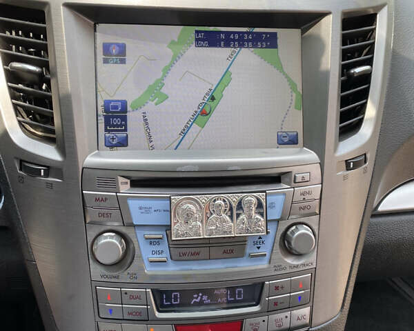 Сірий Субару Аутбек, об'ємом двигуна 2 л та пробігом 160 тис. км за 9500 $, фото 29 на Automoto.ua