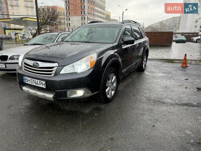 Серый Субару Аутбек, объемом двигателя 2.5 л и пробегом 318 тыс. км за 9500 $, фото 1 на Automoto.ua