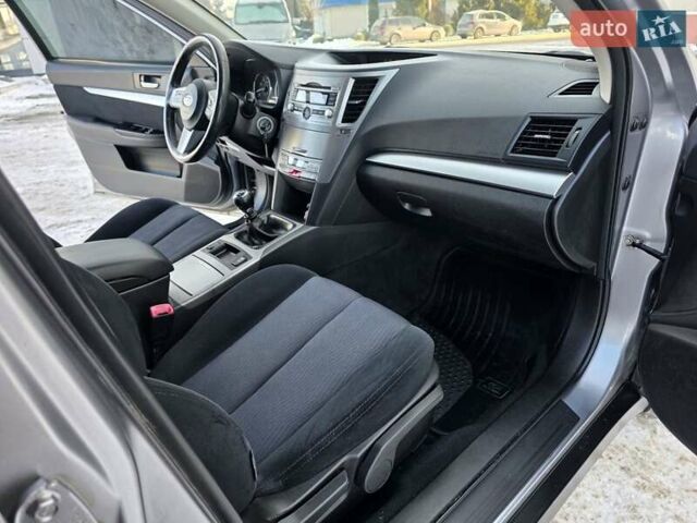 Серый Субару Аутбек, объемом двигателя 2.5 л и пробегом 219 тыс. км за 8333 $, фото 47 на Automoto.ua