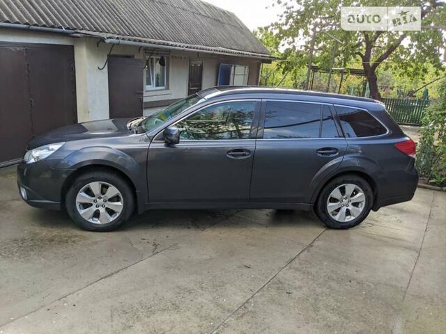 Сірий Субару Аутбек, об'ємом двигуна 2.46 л та пробігом 200 тис. км за 10200 $, фото 2 на Automoto.ua