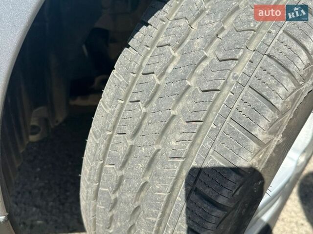 Сірий Субару Аутбек, об'ємом двигуна 2 л та пробігом 307 тис. км за 6499 $, фото 39 на Automoto.ua