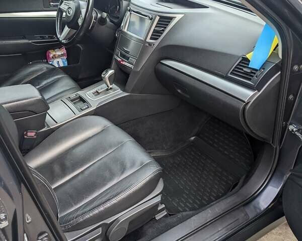 Сірий Субару Аутбек, об'ємом двигуна 2.46 л та пробігом 200 тис. км за 10200 $, фото 29 на Automoto.ua