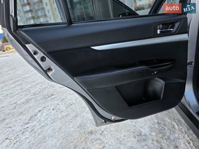 Серый Субару Аутбек, объемом двигателя 2.5 л и пробегом 219 тыс. км за 8333 $, фото 59 на Automoto.ua