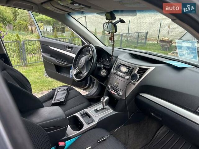 Сірий Субару Аутбек, об'ємом двигуна 2.46 л та пробігом 273 тис. км за 9250 $, фото 7 на Automoto.ua