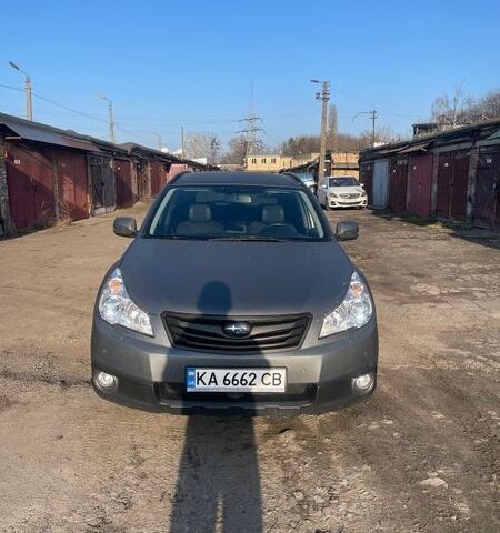 Сірий Субару Аутбек, об'ємом двигуна 2.46 л та пробігом 247 тис. км за 10000 $, фото 1 на Automoto.ua