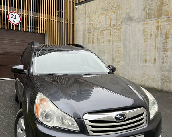 Серый Субару Аутбек, объемом двигателя 2.46 л и пробегом 225 тыс. км за 8900 $, фото 2 на Automoto.ua