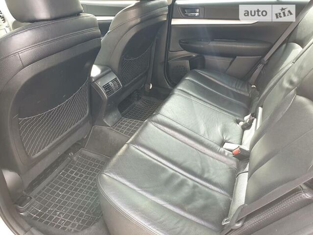 Серый Субару Аутбек, объемом двигателя 2.5 л и пробегом 322 тыс. км за 9200 $, фото 67 на Automoto.ua