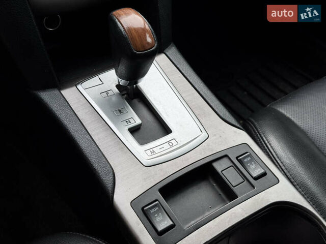 Серый Субару Аутбек, объемом двигателя 2.46 л и пробегом 297 тыс. км за 9300 $, фото 21 на Automoto.ua