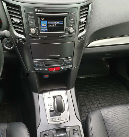 Серый Субару Аутбек, объемом двигателя 2.5 л и пробегом 322 тыс. км за 9700 $, фото 50 на Automoto.ua