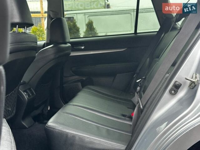 Серый Субару Аутбек, объемом двигателя 2.46 л и пробегом 250 тыс. км за 9990 $, фото 24 на Automoto.ua