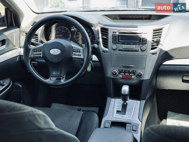 Серый Субару Аутбек, объемом двигателя 2.46 л и пробегом 296 тыс. км за 9400 $, фото 46 на Automoto.ua