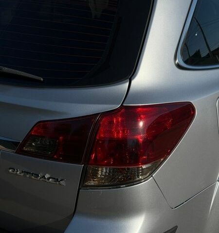 Сірий Субару Аутбек, об'ємом двигуна 2.46 л та пробігом 322 тис. км за 8700 $, фото 11 на Automoto.ua