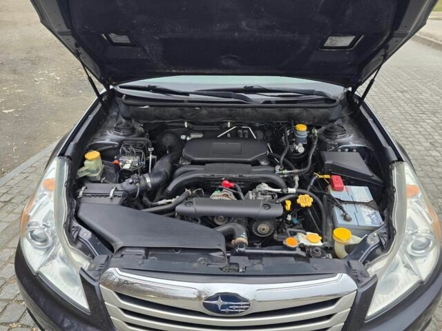 Сірий Субару Аутбек, об'ємом двигуна 2.5 л та пробігом 177 тис. км за 8400 $, фото 11 на Automoto.ua