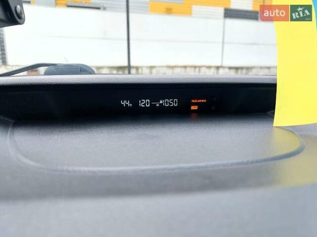 Серый Субару Аутбек, объемом двигателя 2.46 л и пробегом 215 тыс. км за 12150 $, фото 7 на Automoto.ua