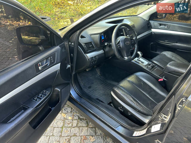 Сірий Субару Аутбек, об'ємом двигуна 2.46 л та пробігом 228 тис. км за 7800 $, фото 12 на Automoto.ua