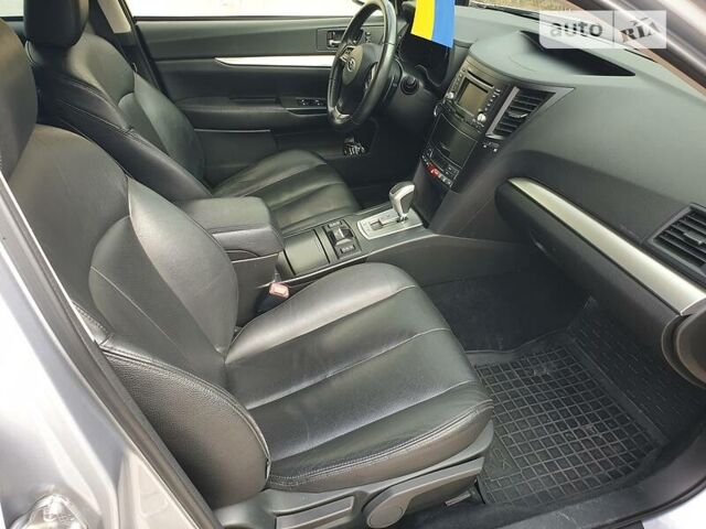 Серый Субару Аутбек, объемом двигателя 2.5 л и пробегом 322 тыс. км за 10299 $, фото 73 на Automoto.ua