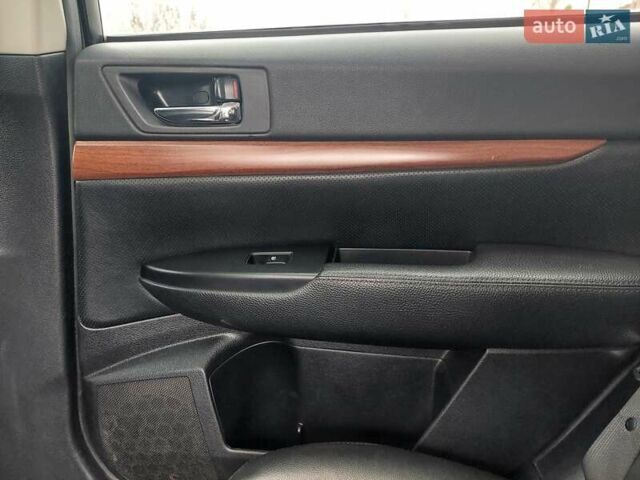 Сірий Субару Аутбек, об'ємом двигуна 2.46 л та пробігом 215 тис. км за 13250 $, фото 37 на Automoto.ua