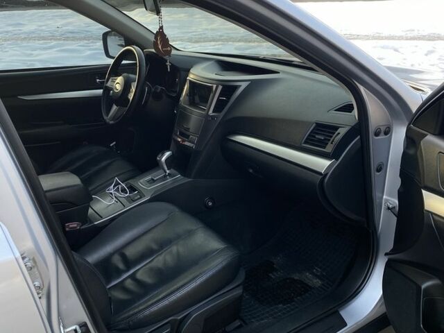 Сірий Субару Аутбек, об'ємом двигуна 2.5 л та пробігом 426 тис. км за 9500 $, фото 10 на Automoto.ua