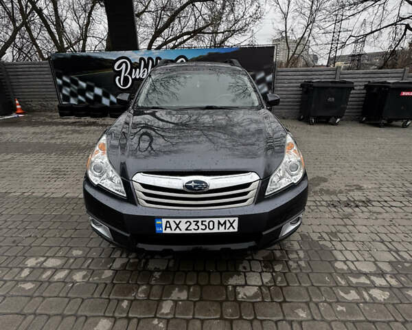 Серый Субару Аутбек, объемом двигателя 2.5 л и пробегом 235 тыс. км за 10000 $, фото 1 на Automoto.ua
