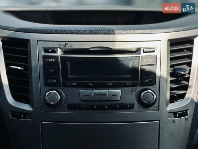 Серый Субару Аутбек, объемом двигателя 2.46 л и пробегом 296 тыс. км за 9400 $, фото 30 на Automoto.ua