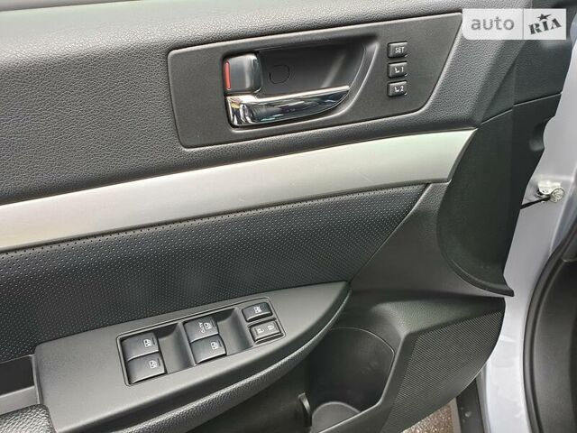 Серый Субару Аутбек, объемом двигателя 2.5 л и пробегом 322 тыс. км за 9700 $, фото 48 на Automoto.ua