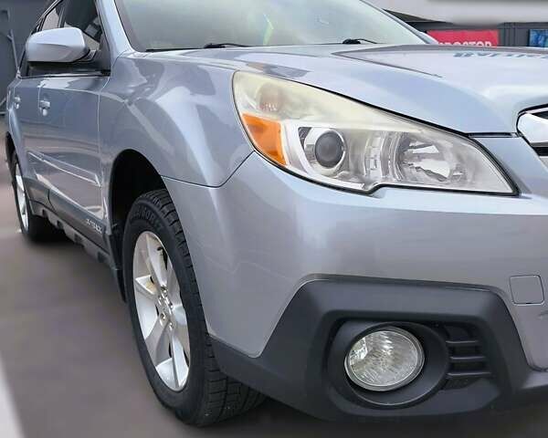 Сірий Субару Аутбек, об'ємом двигуна 2.46 л та пробігом 215 тис. км за 13250 $, фото 5 на Automoto.ua