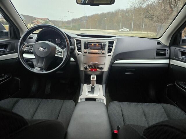 Сірий Субару Аутбек, об'ємом двигуна 2.5 л та пробігом 177 тис. км за 8400 $, фото 9 на Automoto.ua