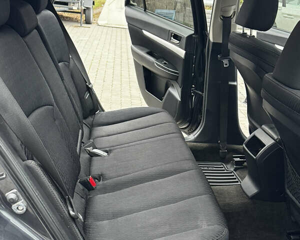 Серый Субару Аутбек, объемом двигателя 2.5 л и пробегом 235 тыс. км за 10000 $, фото 10 на Automoto.ua