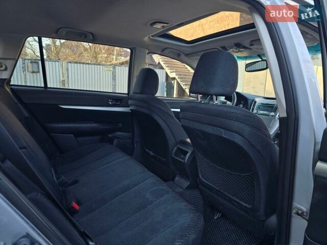 Серый Субару Аутбек, объемом двигателя 2.46 л и пробегом 184 тыс. км за 6450 $, фото 14 на Automoto.ua