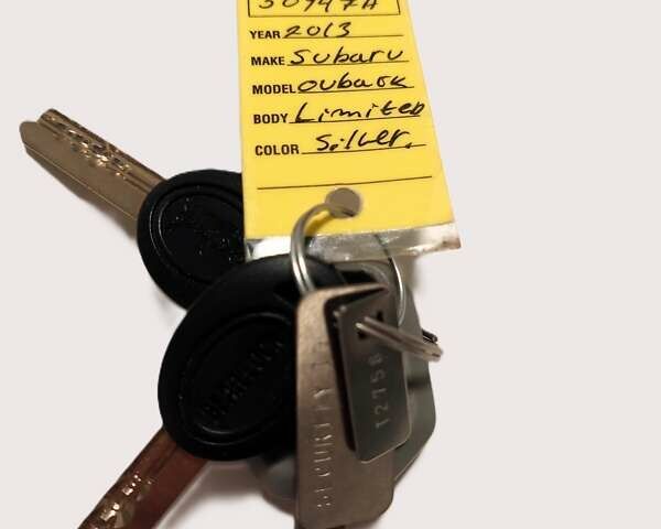 Серый Субару Аутбек, объемом двигателя 2.46 л и пробегом 215 тыс. км за 12150 $, фото 63 на Automoto.ua