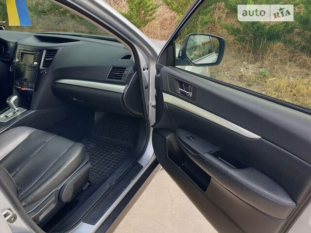 Серый Субару Аутбек, объемом двигателя 2.5 л и пробегом 322 тыс. км за 9700 $, фото 72 на Automoto.ua