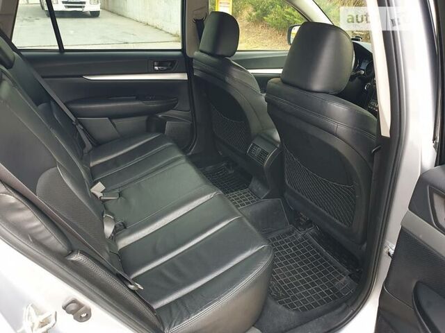 Серый Субару Аутбек, объемом двигателя 2.5 л и пробегом 322 тыс. км за 9700 $, фото 69 на Automoto.ua