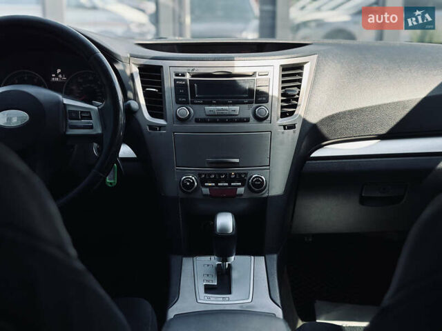 Серый Субару Аутбек, объемом двигателя 2.46 л и пробегом 296 тыс. км за 9400 $, фото 29 на Automoto.ua