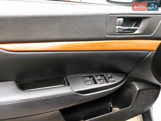Сірий Субару Аутбек, об'ємом двигуна 2.46 л та пробігом 215 тис. км за 13250 $, фото 16 на Automoto.ua