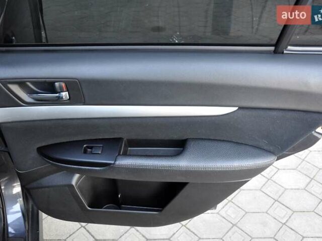 Сірий Субару Аутбек, об'ємом двигуна 2 л та пробігом 251 тис. км за 6800 $, фото 21 на Automoto.ua