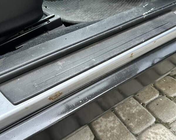 Сірий Субару Аутбек, об'ємом двигуна 2 л та пробігом 217 тис. км за 8900 $, фото 12 на Automoto.ua