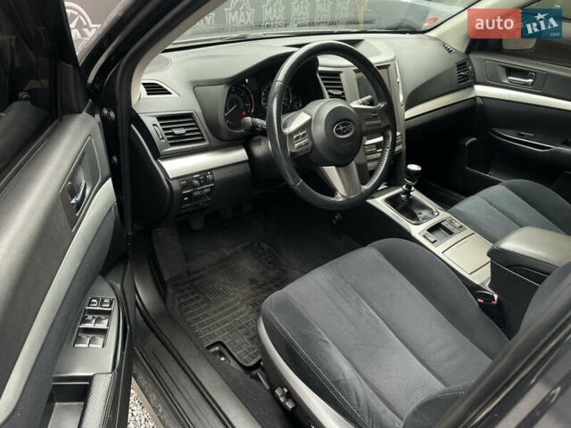 Серый Субару Аутбек, объемом двигателя 2 л и пробегом 245 тыс. км за 7900 $, фото 6 на Automoto.ua