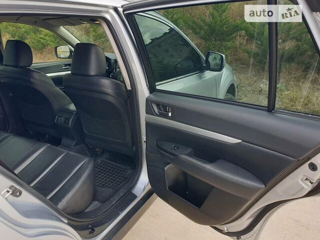 Серый Субару Аутбек, объемом двигателя 2.5 л и пробегом 322 тыс. км за 9700 $, фото 70 на Automoto.ua