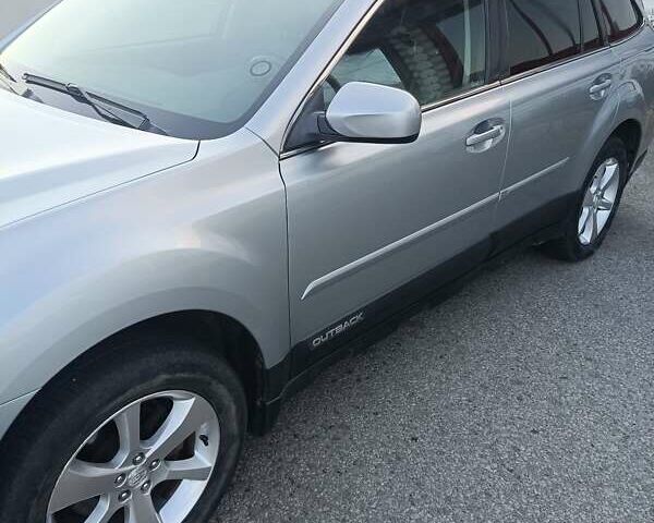 Сірий Субару Аутбек, об'ємом двигуна 2.46 л та пробігом 170 тис. км за 10700 $, фото 2 на Automoto.ua