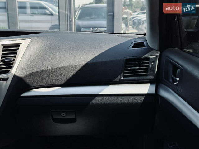 Серый Субару Аутбек, объемом двигателя 2.46 л и пробегом 296 тыс. км за 9400 $, фото 34 на Automoto.ua