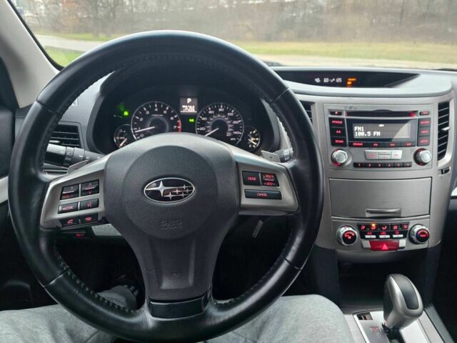 Сірий Субару Аутбек, об'ємом двигуна 2.5 л та пробігом 177 тис. км за 8400 $, фото 13 на Automoto.ua