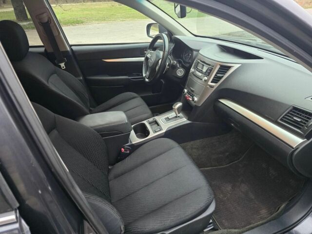 Сірий Субару Аутбек, об'ємом двигуна 2.5 л та пробігом 177 тис. км за 8400 $, фото 10 на Automoto.ua