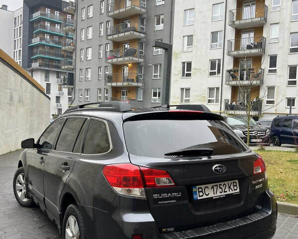 Серый Субару Аутбек, объемом двигателя 2.46 л и пробегом 225 тыс. км за 8900 $, фото 7 на Automoto.ua