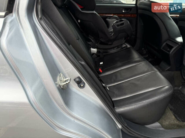 Сірий Субару Аутбек, об'ємом двигуна 2.46 л та пробігом 258 тис. км за 9000 $, фото 15 на Automoto.ua