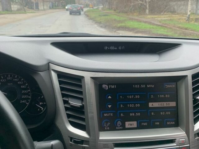 Серый Субару Аутбек, объемом двигателя 2.5 л и пробегом 201 тыс. км за 11000 $, фото 5 на Automoto.ua