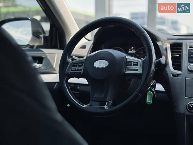 Серый Субару Аутбек, объемом двигателя 2.46 л и пробегом 296 тыс. км за 9400 $, фото 26 на Automoto.ua