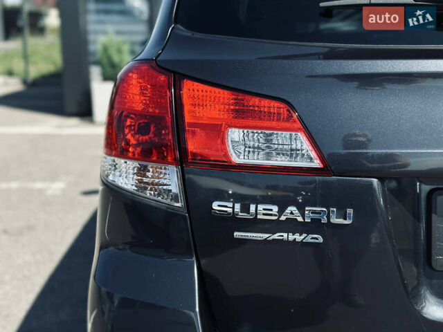 Серый Субару Аутбек, объемом двигателя 2.46 л и пробегом 296 тыс. км за 9400 $, фото 10 на Automoto.ua